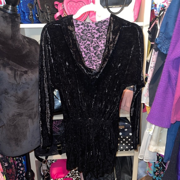 VTG Betsey Johnson Velvet Romper - Picture 4 of 5
